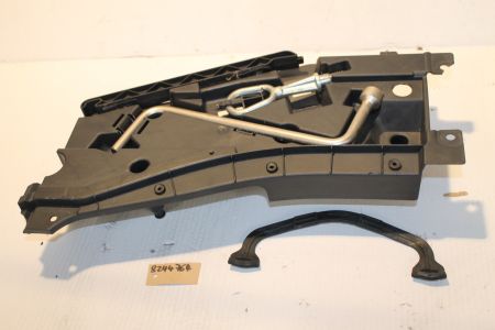 Auflage Längsträger vorne rechts mit Inhalt