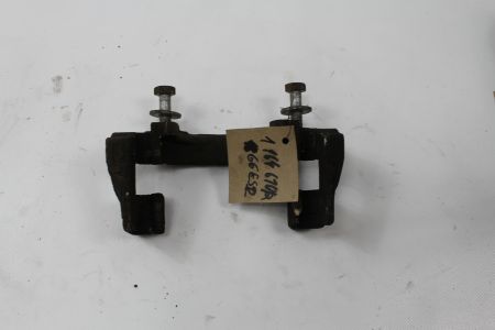 Bremssattelträger Bremsenträger vorne rechts v.r