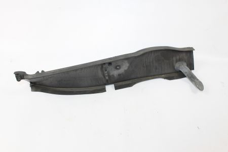 Abschlusswand Blende Heizung links