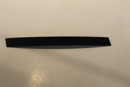 Blende Seitenscheibe C-Säule rechts