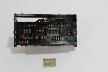 Sicherungskasten Stromverteiler vorne Zentralelektronik