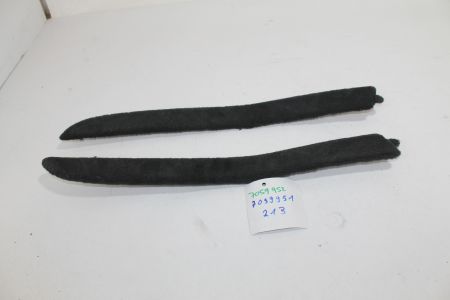 Satz Fußraumverkleidung links und rechts Teppich schwarz